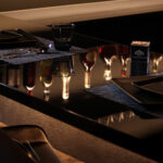 本格的なバーカウンターを備えたキッチン。黒を基調としたスタイリッシュなデザイン D-GRID HOUSING 新潟の新築住宅モデルハウス the BAR