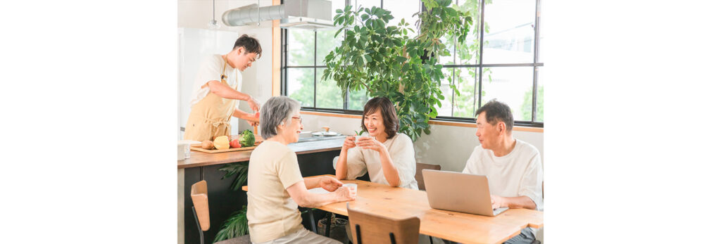 子どもを持たない夫婦は両親の面倒を見ること、介護や相続をどう考えればいいのだろうか。家づくりに影響はあるのだろうか